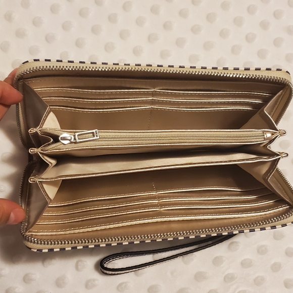 Wallet - Picture 2 of 4